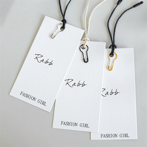 Étiquettes à suspendre personnalisées Étiquettes de prix en plastique coloré Étiquette à suspendre en papier Étiquette de marque Étiquette de vêtement personnalisée pour marque de vêtement - Product Image 1