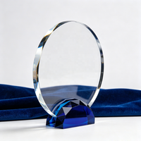 Trophée personnalisé en verre cristal pyramidal vierge avec logo personnalisé couleur clair/jade, impression UV, finition polie durable