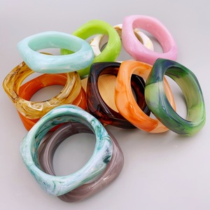 Fashion Colorful Geometric Square Acrylic Resin <b>Bangle</b> <b>Bracelet</b> Statement Vintage Acrylic Jewelry - Product Image 1