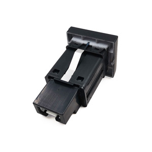 Cargador USB dual para coche Sirui tipo C PD QC3.0 de carga rápida para modelos Mitsubishi Isuzu - Product Image 5