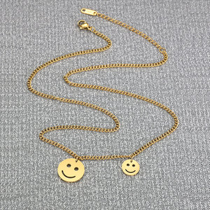 Collier avec pendentif visage souriant en acier inoxydable 316L plaqué or 14k 18k PVD, étanche, avec logo personnalisé, pour hommes et femmes - Product Image 5