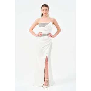 Vestido de noche rojo de satén sin tirantes con cintura adornada con cuentas y silueta entallada con abertura, cintura natural - Product Image 4