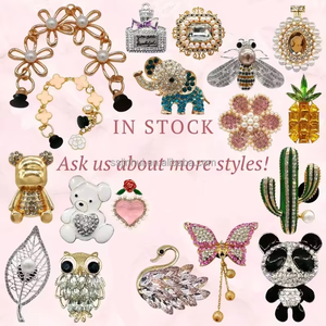 Vente en gros Accessoires lettres en PVC pour bricolage de créateur pour femmes Décoration de luxe personnalisée Sabots Chaussures Charme - Product Image 3