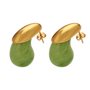 Pendientes de gota de agua de aro cuadrado de resina plástica teñida de colores estéticos INS clásicos chapados en oro de 18 quilates para amantes del estilo europeo americano - Product Image 4