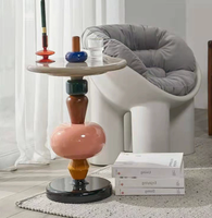 Table d'appoint créative et tendance en bois massif, style minimaliste moderne de designer danois, petite table colorée, meuble parfait pour la maison
