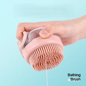 Brosse de bain pour animaux de compagnie 2-en-1 Zehuai avec distributeur de <span class=keywords><strong>savon</strong></span> - Brosse de massage à main écologique en PS+PP+TPR pour chiens et chats - Product Image 4