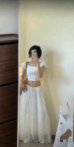 Conjunto de Top Corto y Falda Maxi de Encaje Floral Blanco, Tejido Transpirable, Cuello Cuadrado, Estilo Vietnamita, Femenino y Elegante - Product Image 5