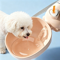 Yue Pet – Gourde multifonctionnelle portable pour animaux de compagnie avec fontaine à eau à pression pour l'extérieur – Vente en gros