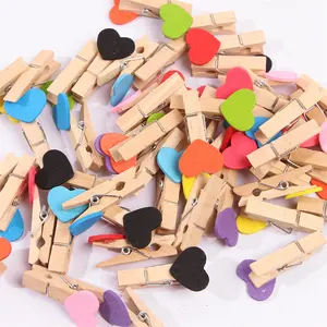 Confezione da 24 Mini mollette in legno a forma di cuore multicolore Chip di linea di abbigliamento in legno colorato