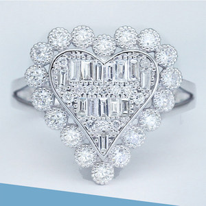 Anello Geometrico a Cuore Traforato per Donne, Gioiello da Dito Scintillante e alla Moda - Product Image 3