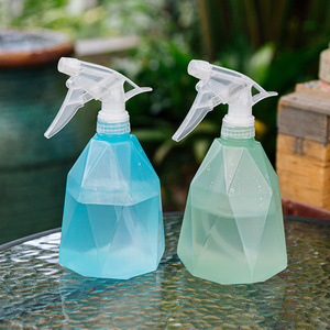 กระบอกฉีดน้ำพลาสติกทรงเพชรหลากสี ขนาด 600 มล. ยี่ห้อ RUIPU สำหรับสวน รับสั่งทำตามแบบ - Product Image 3