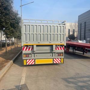 Semi-remorque à trois niveaux pour clôtures, bétail et volailles, remorque utilitaire et de transport de 12 m, Chine - Product Image 4