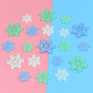 Phụ kiện nhựa resin phát sáng trong bóng tối hình bông tuyết trắng Giáng sinh dùng làm phụ kiện slime, đồ thủ công tự làm, trang trí ốp điện thoại, kẹp tóc, móc khóa - Product Image 3