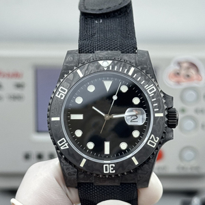 La Artesanía en Fibra de Carbono Brilla con un Brillo Único, Creando una Obra de Arte Histórica Exclusivamente para Usted. Reloj Mecánico - Product Image 1