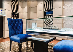 Meubles luxueux en MDF, vitrine de magasin de parfums personnalisée avec étagère murale lumineuse à LED - Product Image 2