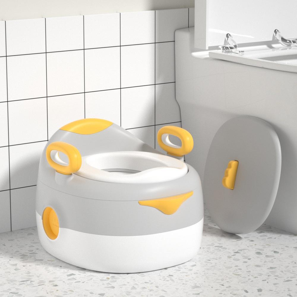 เบาะสีเทาสามในห้องน้ำ