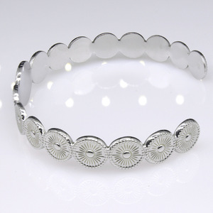 Round Opening c Adjustable Stainless Steel <b>Couple</b> <b>Bracelet</b> Wholesale Stainless Steel <b>Bracelet</b> Waterproof Female <b>Bracelet</b> - Product Image 5