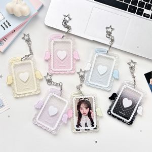 Porte-cartes <span class=keywords><strong>en</strong></span> acrylique couleur crème avec ailes <span class=keywords><strong>d</strong></span>'ange, nouveau design - Protège-photos de 3 pouces pour photocards K-Pop et photos instantanées - Product Image 3