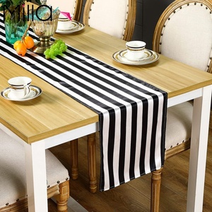 Khăn Trải Bàn Vải Sa Tanh Kẻ Sọc Màu Đen Và Trắng - Product Image 2