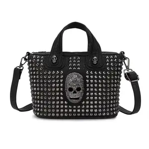 2022 New Designer Pu leather Rivet Skull Head Makeup Luxury Goodie Halloween Tote Bags for Ladies