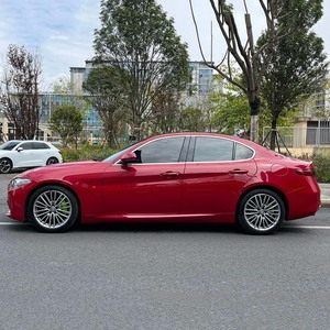 Alfa Romeo Giulia 2017 2.0T 280HP Édition Luxe Berline Voitures Toit ouvrant panoramique Voiture universelle 2 roues motrices Essence Alfa Romeo Giulietta - Product Image 4