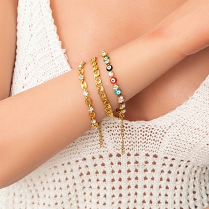 Bracelet en acier inoxydable avec plaqué or 18 carats inaltérable, bijou haut de gamme personnalisé, chaîne décorative pour femme - Product Image 2