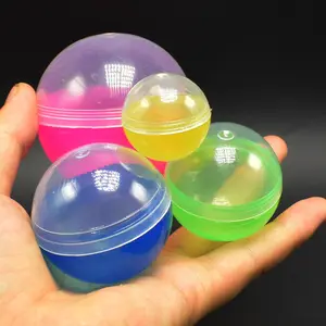 ลูกบอลกลมสีสันสดใสขนาด45มม. 58มม.,แคปซูลของเล่นพลาสติก PP ครึ่งหนึ่งโปร่งใสและครึ่งหนึ่งสำหรับตู้จำหน่ายสินค้า