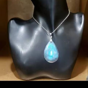 Collier pendentif en améthyste artisanale africaine, plaqué argent, unisexe, décontracté/sportif |   Fabriqué avec précision et issu de sources éthiques - Product Image 5