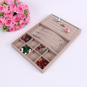Boîte à bagues multifonction en velours trois-en-un, plateau pour pendentifs et colliers, présentoir pour le rangement des bijoux - Product Image 5