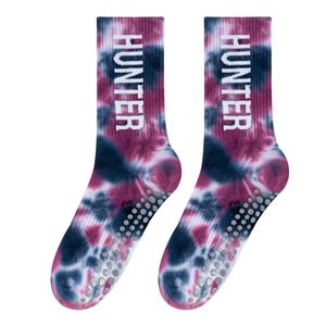 Chaussettes de sport professionnelles pour femmes personnalisées avec grip antidérapant OEM mi-mollet motif dessiné à la main 60 Danse & Pilates - Product Image 1