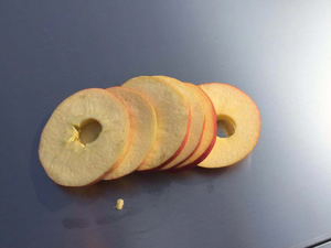 Machine semi-automatique à trancher et à éplucher les pommes et à éplucher les pommes. - Product Image 3