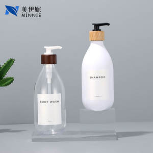 Bouteille pompe Minnie 500 ml en plastique givré pour shampoing, lotion, après-shampoing, savon à vaisselle avec bouchon en bois - Product Image 3
