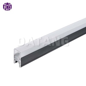 Lumière linéaire LED étanche IP65 de haute qualité pour les projets d'éclairage commercial et paysager - Product Image 1