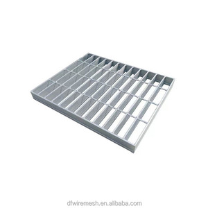 Grille en acier robuste pour applications de drainage des ponts et des voies de circulation - Product Image 6