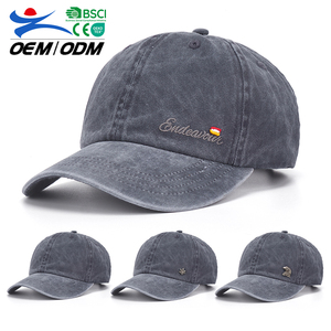 Gorra de béisbol clásica de moda con logotipo de baratija metálica con logotipo bordado personalizado al por mayor, gorra deportiva para mujeres y hombres - Product Image 1