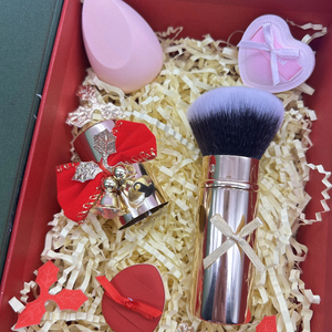 Brocha de Maquillaje Retráctil Individual YRX, Brocha Kabuki Retráctil Dorada y Esponjosa, Brocha para Polvos de Pelo Sintético - Product Image 3