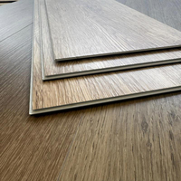 4mm 7mm Umweltfreundlicher SPC Holzoptik-Bodenbelag Nutzschicht Klicksystem Wasserdicht für Innenbereich Wohnung Schule Modernes Design