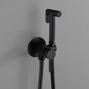 Современный латунный распылитель для биде - Product Image 3