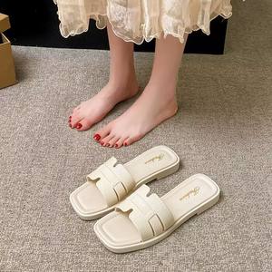 Chaussons pour homme et femme, élégants et tendance, pour l'extérieur, avec ajustement polyvalent et fonction antidérapante - Product Image 2