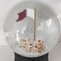 YASMINE personnalisé 120mm boule à neige résine verre matériel artificiel globe d'eau avec thème de la musique pour la décoration de la maison modèle fleur