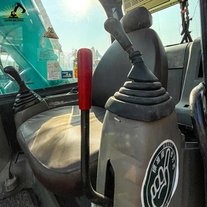 Polyvalent avec plusieurs options de fixation et une performance stable Excavatrice d'occasion KOBELCO SK135 - Product Image 1