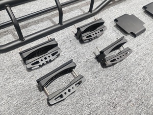 YUHANG Car <span class=keywords><strong>Roof</strong></span> Rack Venta caliente universal Iron 4X4 <span class=keywords><strong>Auto</strong></span> Car Universal <span class=keywords><strong>Roof</strong></span> <span class=keywords><strong>Basket</strong></span> con parabrisas-Estilo desmontable - Product Image 5