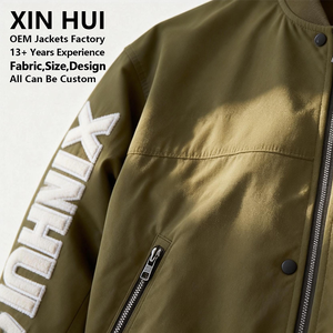 Chaqueta de Hombre con Logotipo Personalizado de Alta Calidad, Chaqueta de Hombre con Estampado Flocado Verde Oliva, Estilo Urbano, Bordado en Chenilla, Venta al por Mayor - Product Image 2