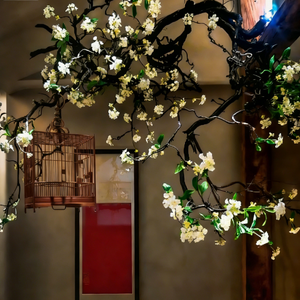 Albero Decorativo di Fiori di Prugna Bianchi Simulati, Albero di Fiori di Prugna Bianchi Pendenti, Scenografia con Albero Simulato - Product Image 3