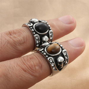 Anillo de Calavera de Acero de Titanio para Hombre, Joyería Retro Punk, Regalo, Diseño Geométrico, Color Marrón y Negro, Talla Estadounidense - Product Image 3
