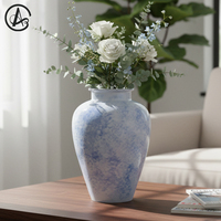 Vase en céramique artisanal de style chinois ARM LVG, antique, traditionnel, rétro, néoclassique, en poterie rustique, récipient floral