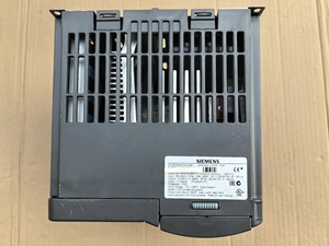 Variador de Frecuencia Trifásico 6SE64402UD311CA1 6SE6440-2UD31-1CA1, 380-480V, Variador de CA Industrial - Product Image 1