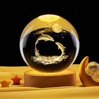 Sphère de planète du système solaire, boule de verre de 60 mm, gravure laser 3D à l'intérieur, galaxie personnalisée, lune, Saturne avec base en bois, lampe de nuit à LED