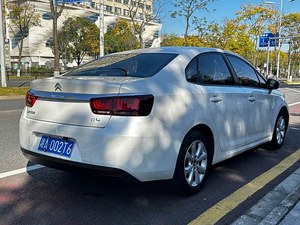 Citroën <span class=keywords><strong>C4</strong></span> d'occasion <span class=keywords><strong>2018</strong></span> 1.6L Automatique Confort Plateforme PSA Famille Voyage Entretenue entreaxe 2610mm Écran tactile 7 pouces <span class=keywords><strong>Prix</strong></span> abordable - Product Image 5