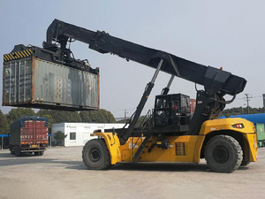 รถยกตู้คอนเทนเนอร์แบบ Reach Stacker รุ่น CLG2450 ขนาด 45 ตัน สำหรับการขนถ่ายตู้คอนเทนเนอร์ในท่าเรือ - เครื่องจักรคุณภาพสูงจากโรงงานจีน CLG2450 CLG2450 Reach Stacker - Product Image 2